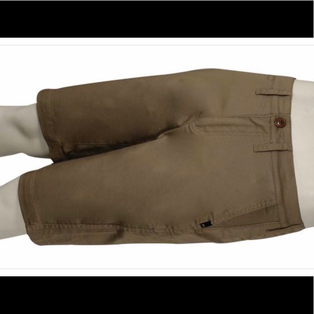 Men’s Oakley Khaki Shorts Size 32